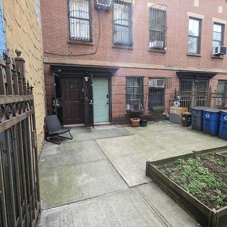Central & Affordable Williamsburg Small Room New York Bagian luar foto