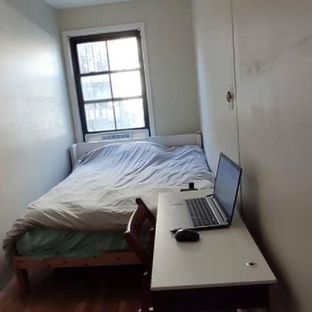 Central & Affordable Williamsburg Small Room New York Bagian luar foto