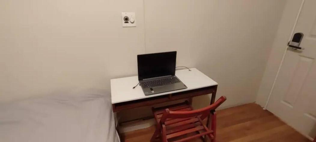 Central & Affordable Williamsburg Small Room New York Bagian luar foto