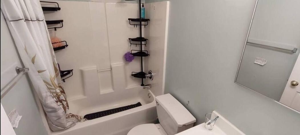 Central & Affordable Williamsburg Small Room New York Bagian luar foto