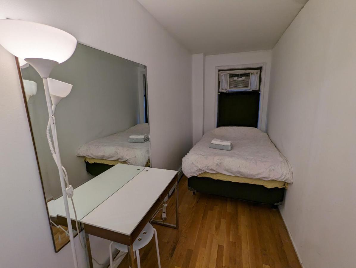 Central & Affordable Williamsburg Small Room New York Bagian luar foto