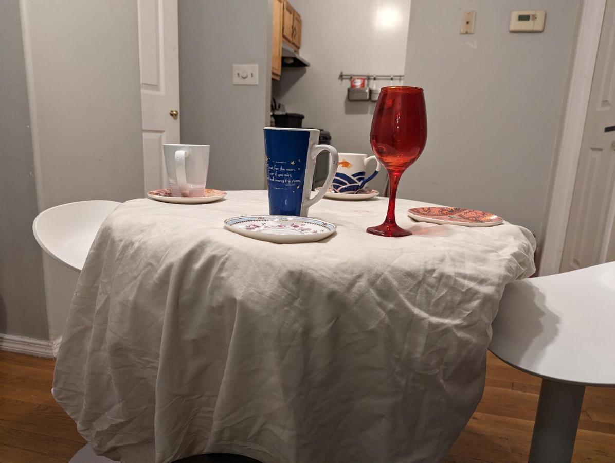 Central & Affordable Williamsburg Small Room New York Bagian luar foto