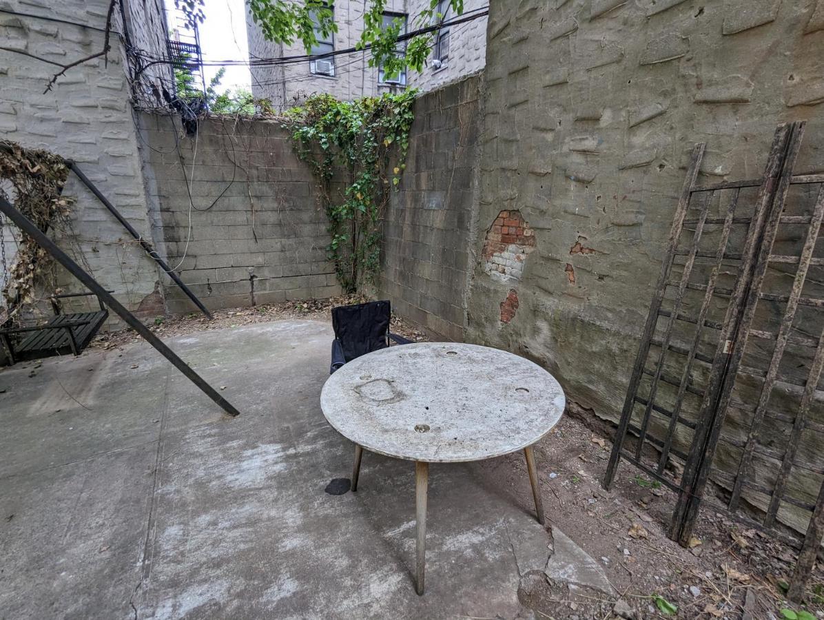 Central & Affordable Williamsburg Small Room New York Bagian luar foto