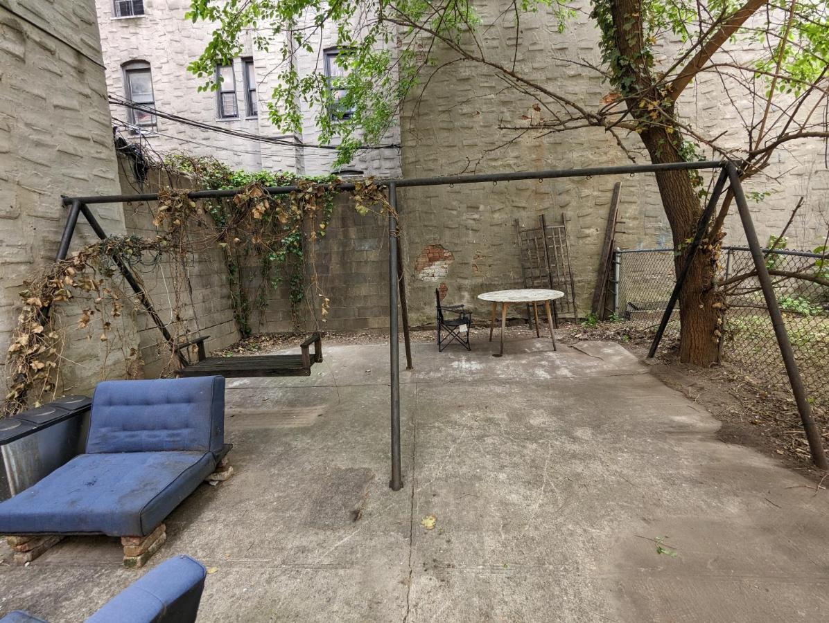 Central & Affordable Williamsburg Small Room New York Bagian luar foto