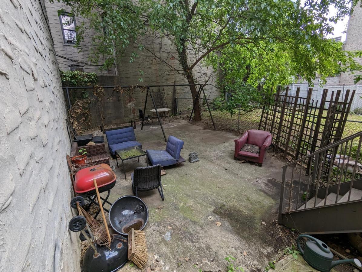 Central & Affordable Williamsburg Small Room New York Bagian luar foto