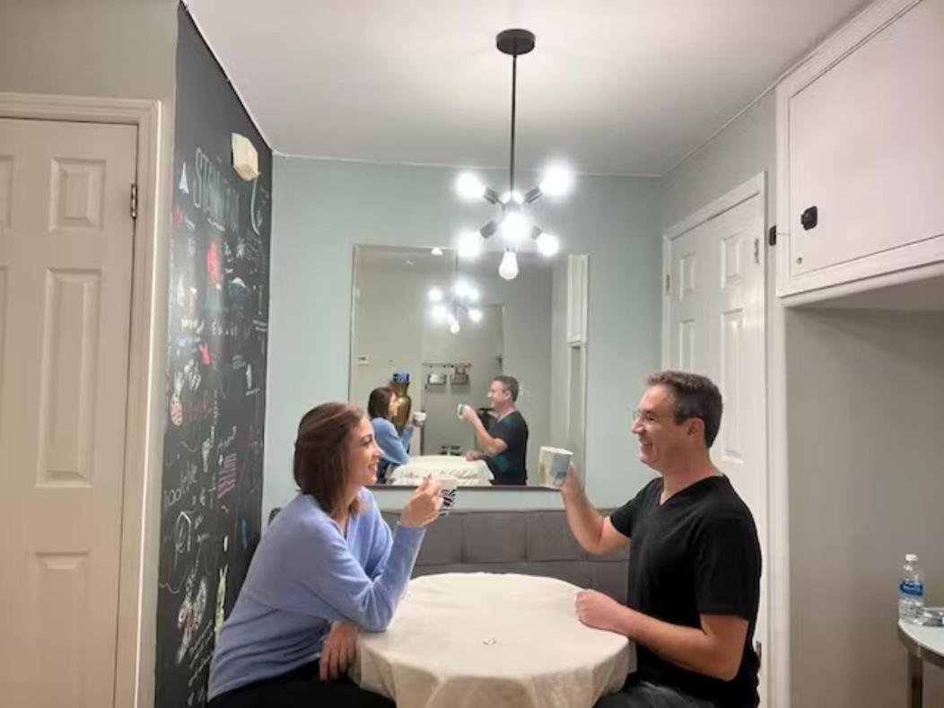Central & Affordable Williamsburg Small Room New York Bagian luar foto